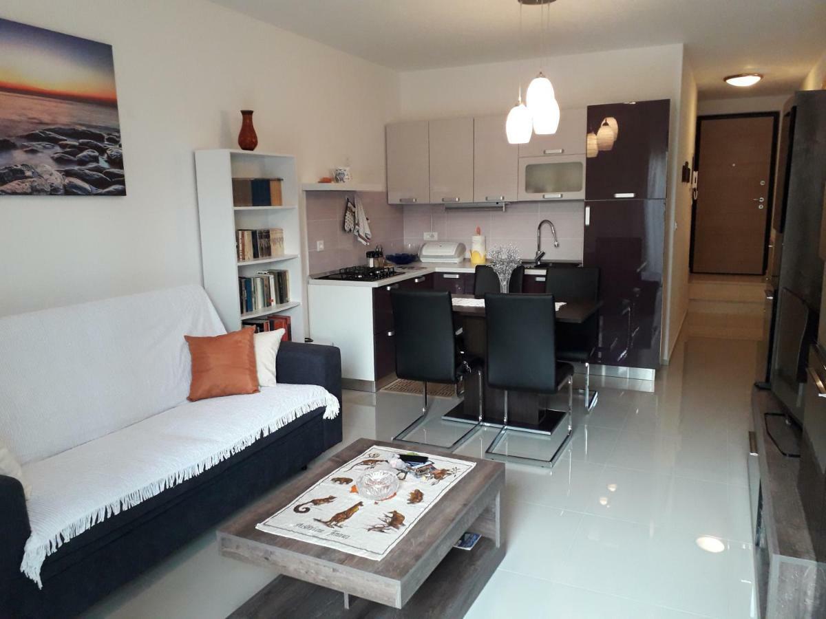 Appgiulia Apartment Пула Екстериор снимка