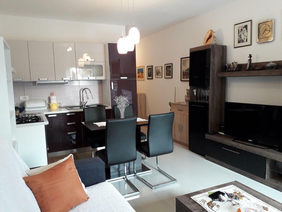 Appgiulia Apartment Пула Екстериор снимка